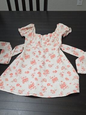 Ladies Windsor Coral Floral Puff-Sleeve Dress on Cream